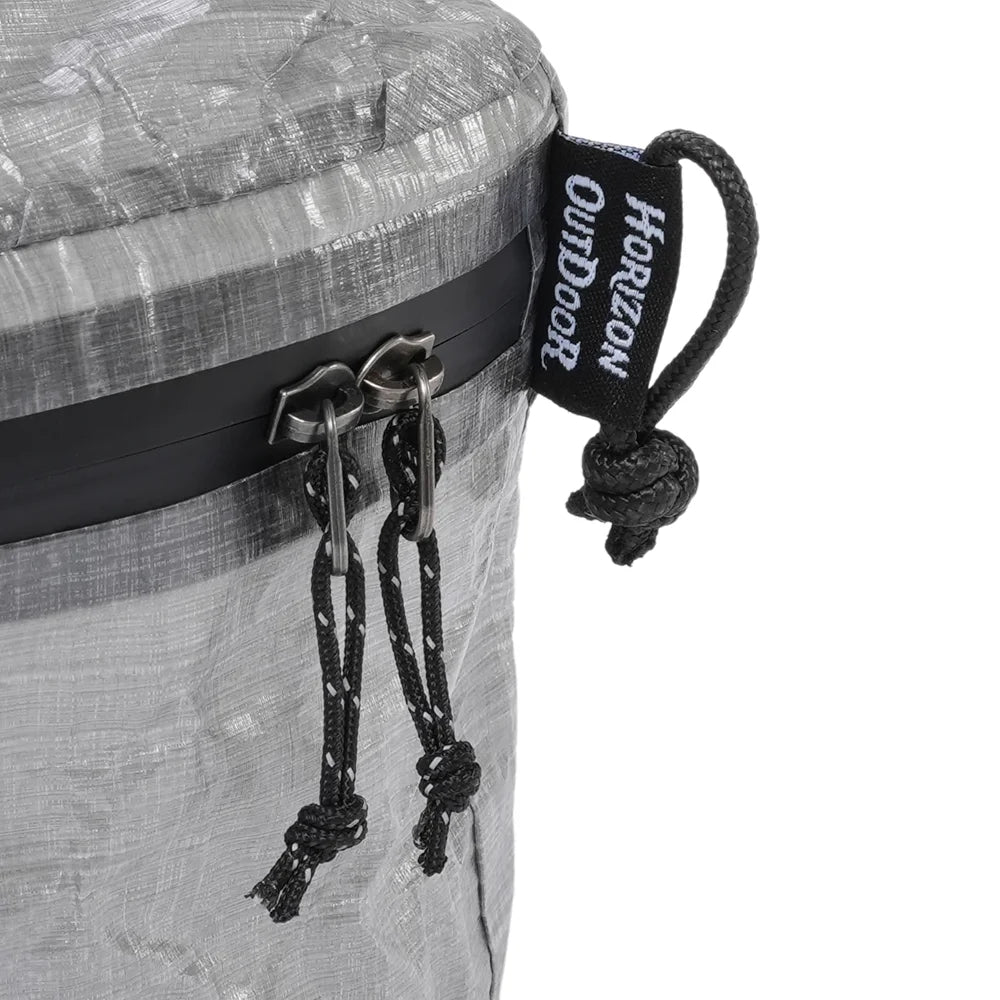 Dyneema bag with black straps and a 'Horizon Outdoor' label.