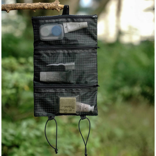 HODRGEAR gridstop toiletries organizer hanging outdoors